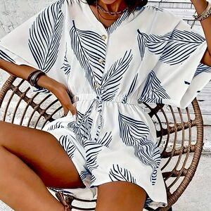 ROMPER, Graphic Print Jumpsuit, Adult Women’s Small